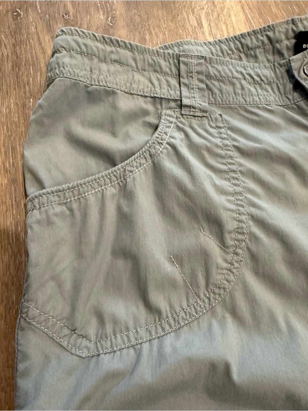 Kuhl Olive Green Women's 8 Hiking Shorts - Picture 6 of 15